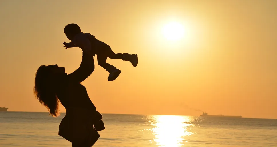 8 signs you were raised by a toxic mother - mother, daughter, sunset