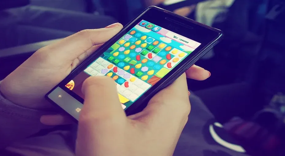 my crush doesn't talk to me but stares at me - candy crush, device, electronics