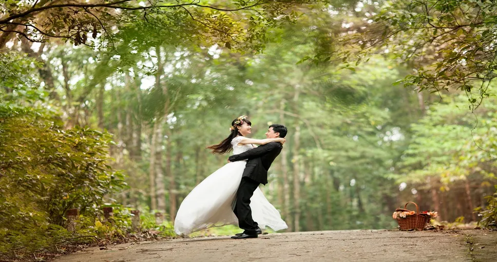 seducing old man - couple, wedding, park