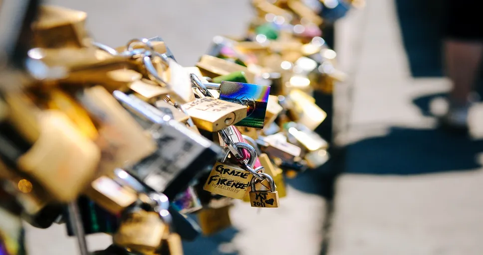 when a guy pulls away do nothing - love, padlocks, locks